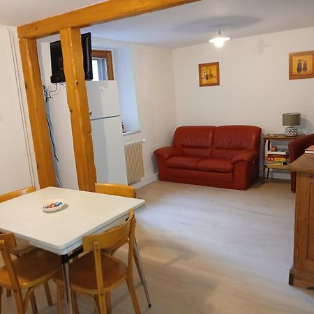 Charmant Petit Appartement Avec Bel Exterieur. サン・タマラン 部屋 写真