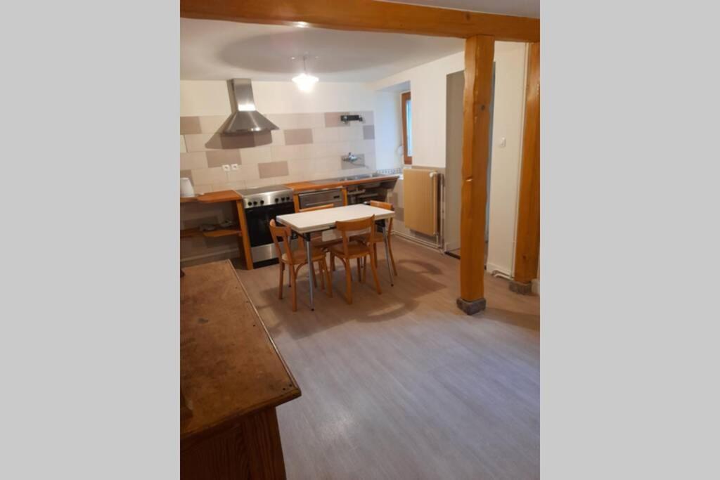 Charmant Petit Appartement Avec Bel Exterieur. サン・タマラン エクステリア 写真