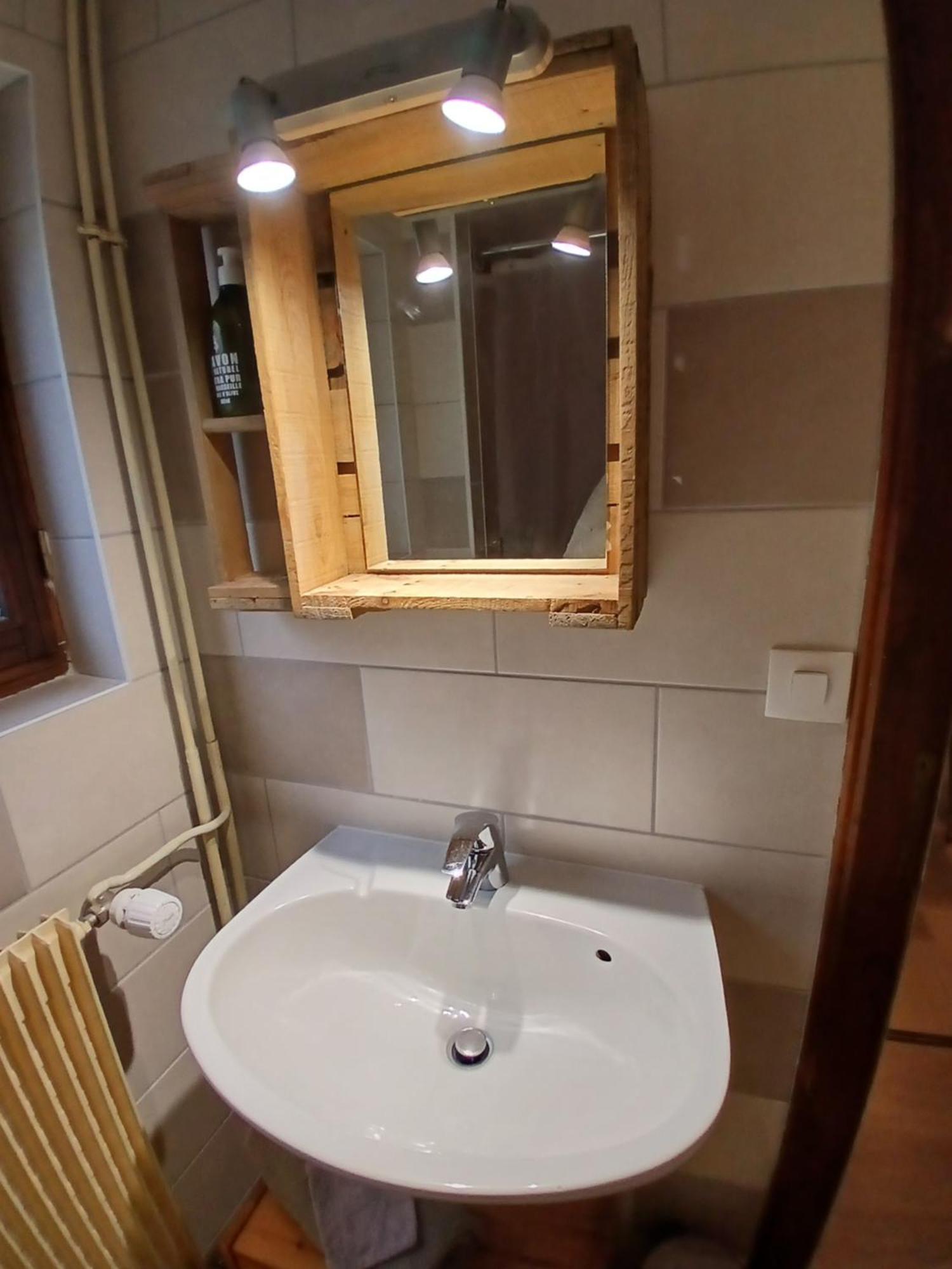 Charmant Petit Appartement Avec Bel Exterieur. サン・タマラン 部屋 写真